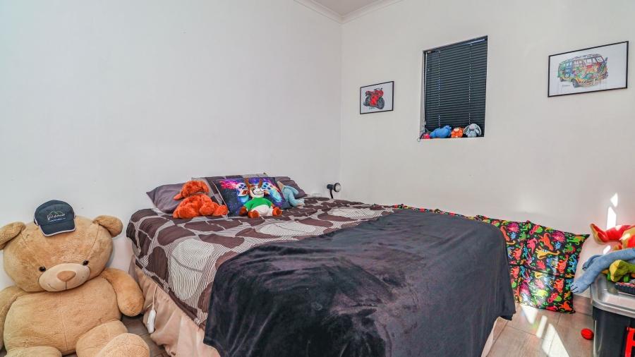 Commercial Property for Sale in Rondevlei Western Cape